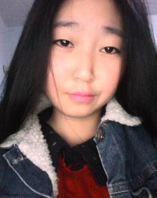 评价女孩子长得小气是什么意思
