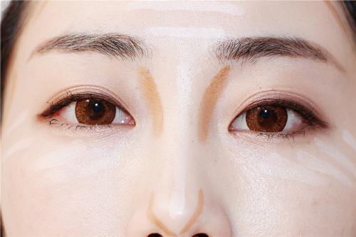 只有防晒隔离散粉怎么化妆