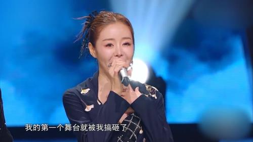 明星演唱会舞台上有歌词吗