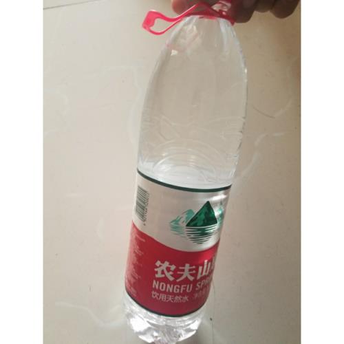 四块的农夫山泉有几斤
