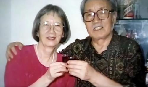 葛优母亲写的书