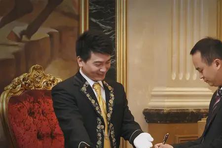 宾馆会说出客人的名字吗