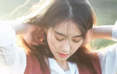 50岁女人主动吻你的征兆