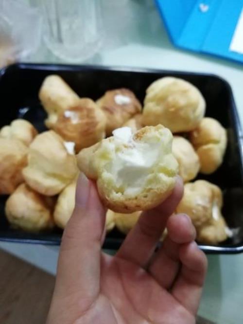 泡芙里面的奶油有点酸怎么回事