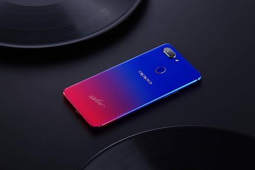 oppor15哪一年出的