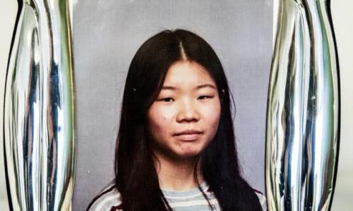 死者妹妹女儿对死者怎样称呼