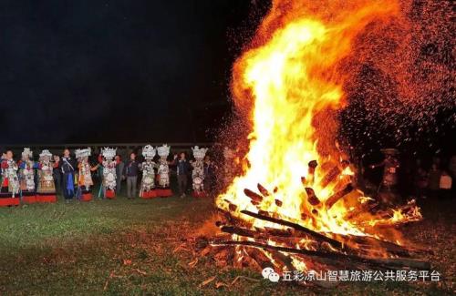 火把烧天是什么意思