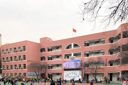 曲江七小和雁塔三小哪个好