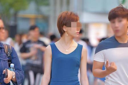 女式连裆上衣穿起来舒服吗