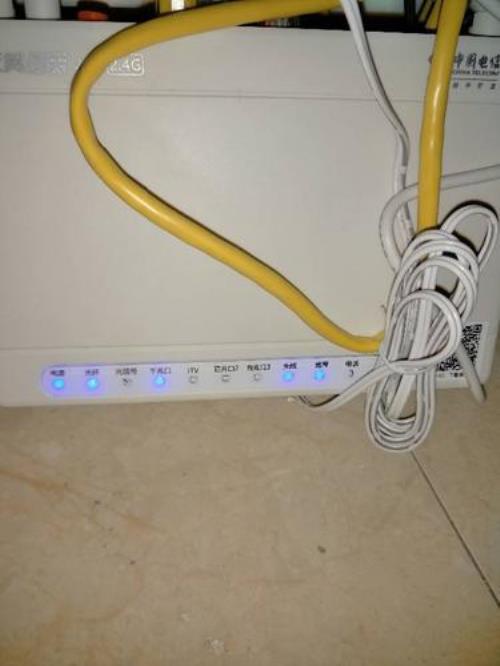 电信摩登光信号闪红灯，为什么