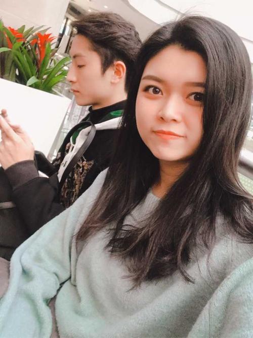 女友一只觉得自己脸大如何安慰