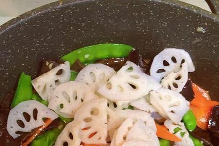 莲藕萝卜怎么炒才好吃