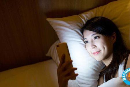女人半夜给男人发微信什么意思