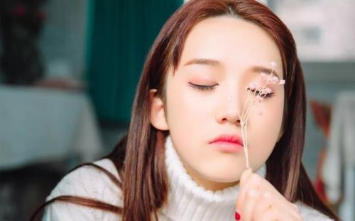 憨厚的女生怎么追
