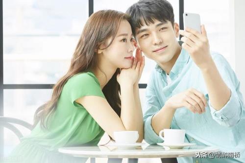 为什么女朋友在我面前放不开