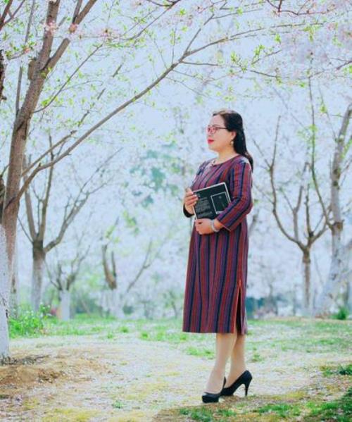 生活如尘，岁月如歌什么意思