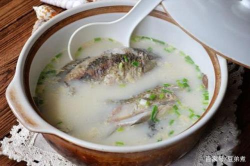 熬鲫鱼汤怎么有酸味