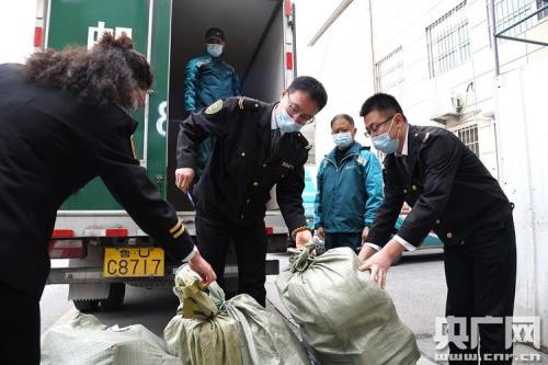 现在青岛发的快递安全么