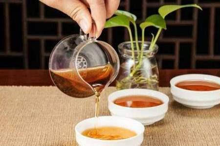 别人喝酒你喝茶该不该去敬酒