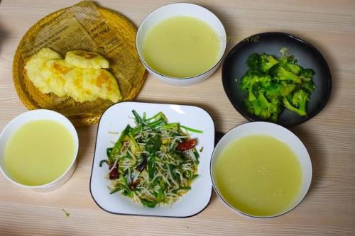 10斤米一家三口吃多久