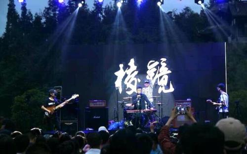 棱镜乐队为什么只有两个人