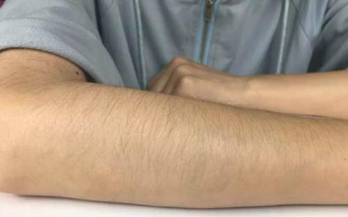 女生喜欢男生体毛多的，还是少的