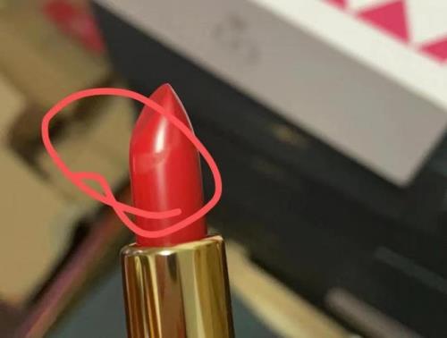 正品圣罗兰口红会出现瑕疵吗