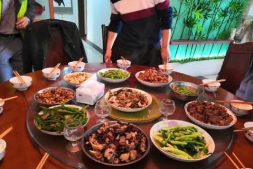 亲家第一次见面晚上吃饭好吗