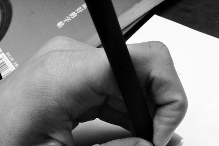 左手写字吃亏吗