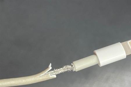 IPhone充电线特别烫充不进