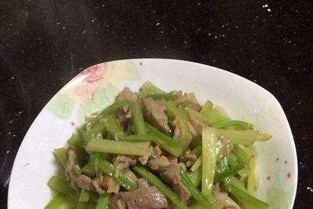西芹怎么炒好吃王刚