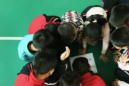 全班同学做游戏可以按什么分组