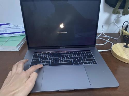 19款macbookpro充电断断续续什么原因