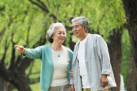 65岁以上走路标准