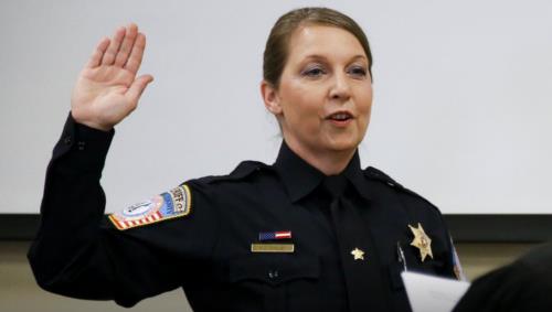 塔尔萨之王女警扮演者