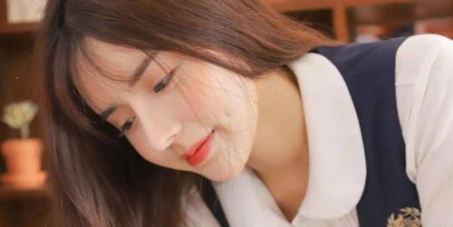 一个女生允许你亲她是什么意思