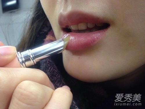 女朋友说嘴巴干怎么办