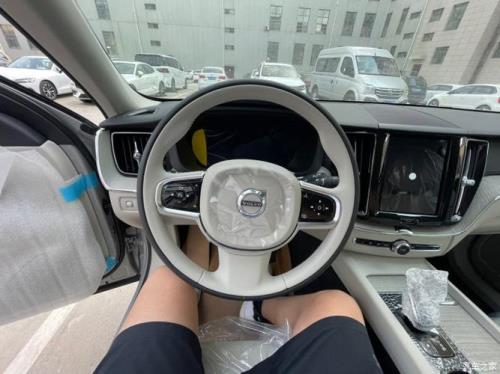 22沃尔沃xc60如何查看里程