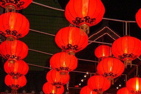 形容灯笼多很漂亮的四字成语