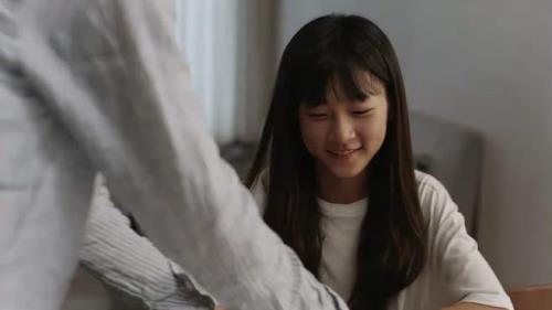 16岁小女孩如何接受继父