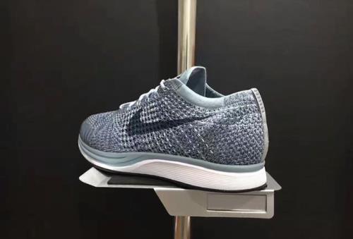nike的跑鞋穿43的那万斯应该穿多少号