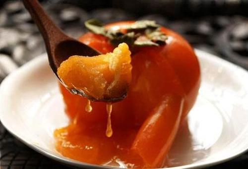 冻柿子能直接用开水烫吗