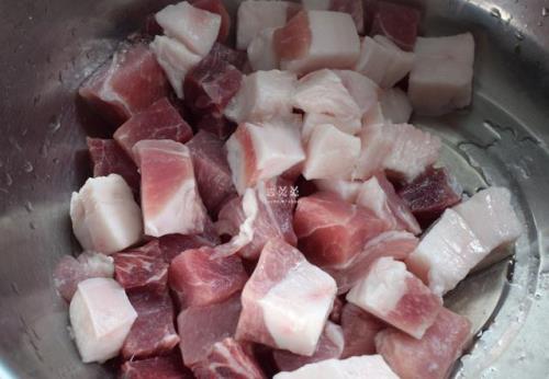 鲜后腿肉怎样炖不柴呢