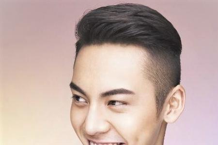 为何有酒窝的男人很少