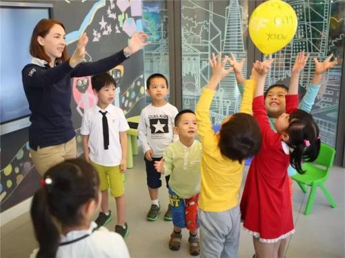 6岁孩子学英语好还是主持人好