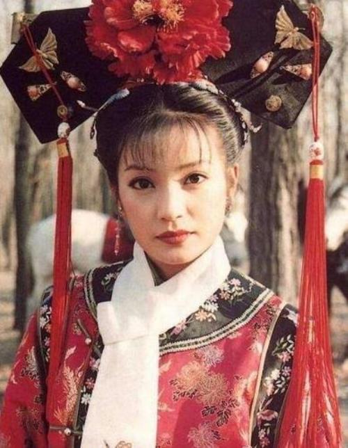 小燕子是谁演的