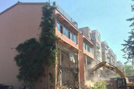 同小区违规建筑是不是一并拆除