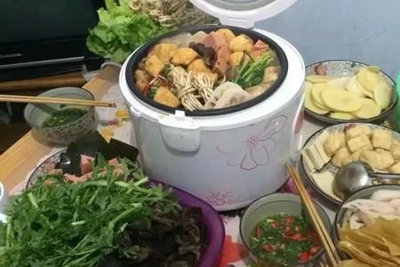 电饭煲蒸火锅丸子放多少水