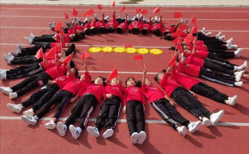 五角星队形81人怎么摆
