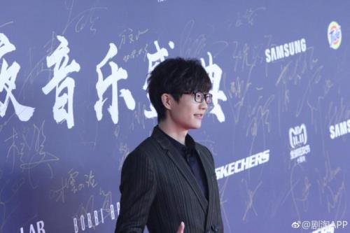资深音乐人对许嵩的评价